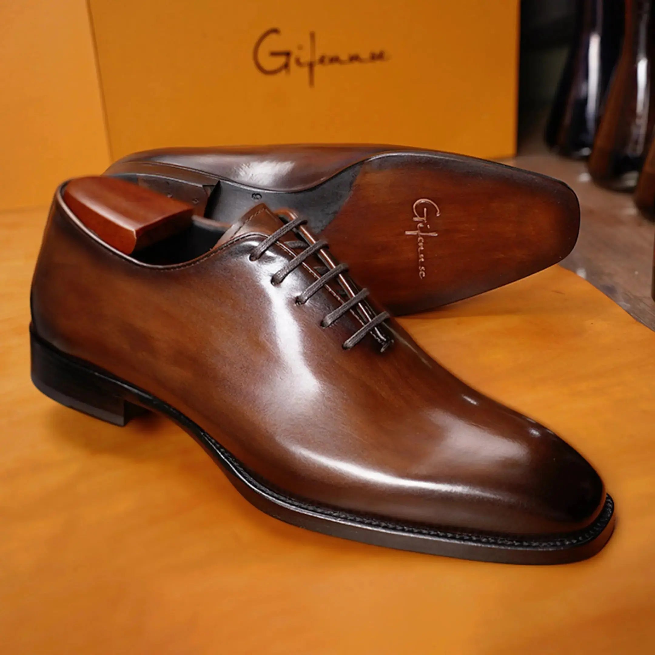 Hand Painted Whole Cut Oxford (Big Size) Gifennse