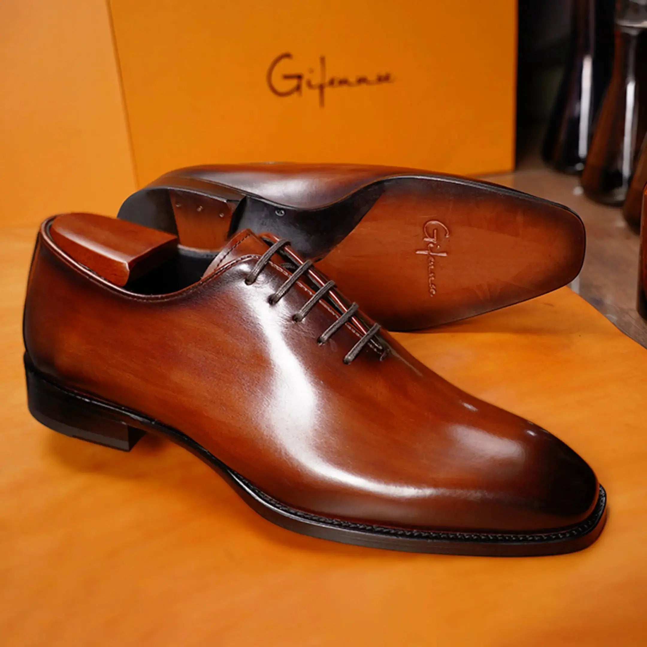 Hand Painted Whole Cut Oxford (Big Size) Gifennse