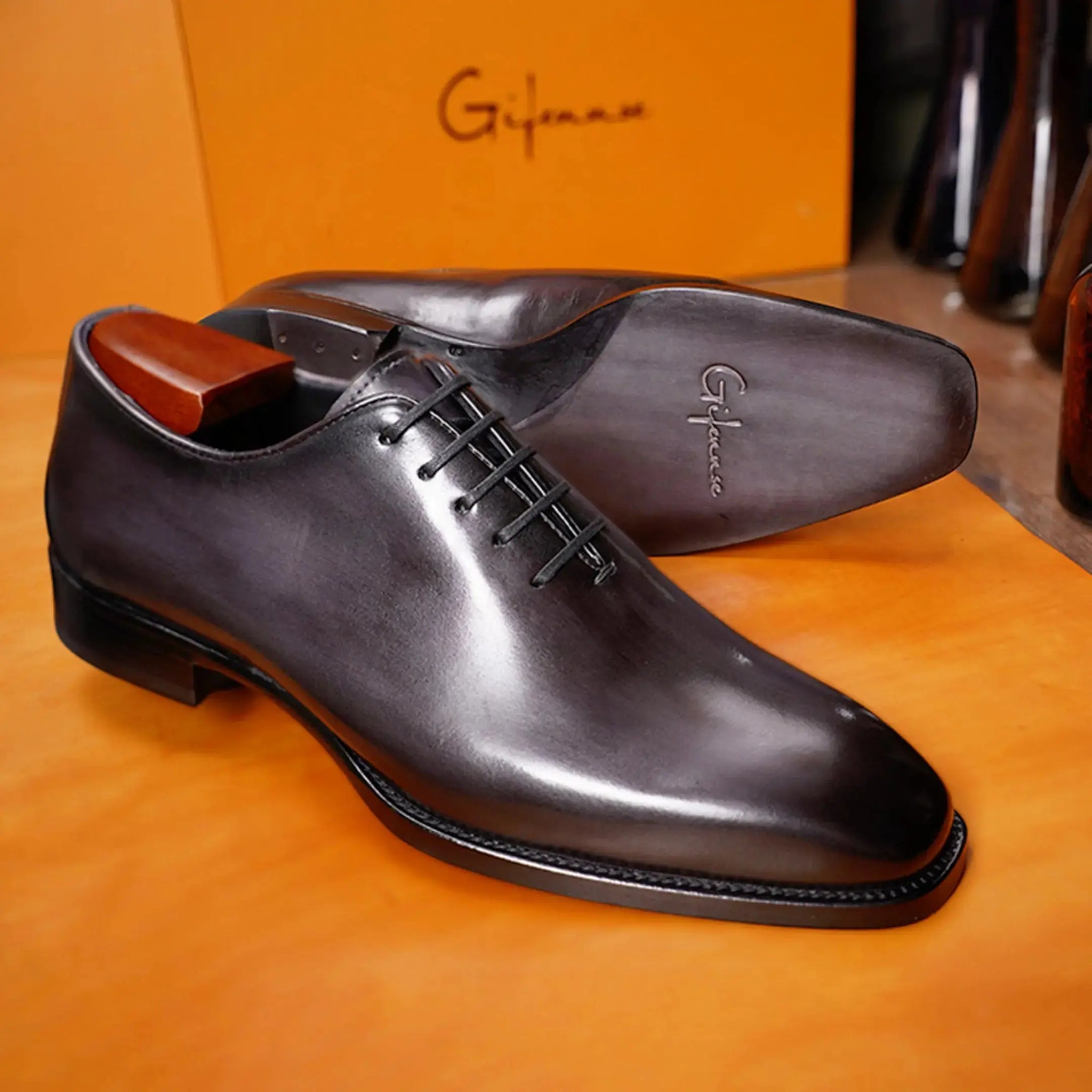 Hand Painted Whole Cut Oxford (Big Size) Gifennse