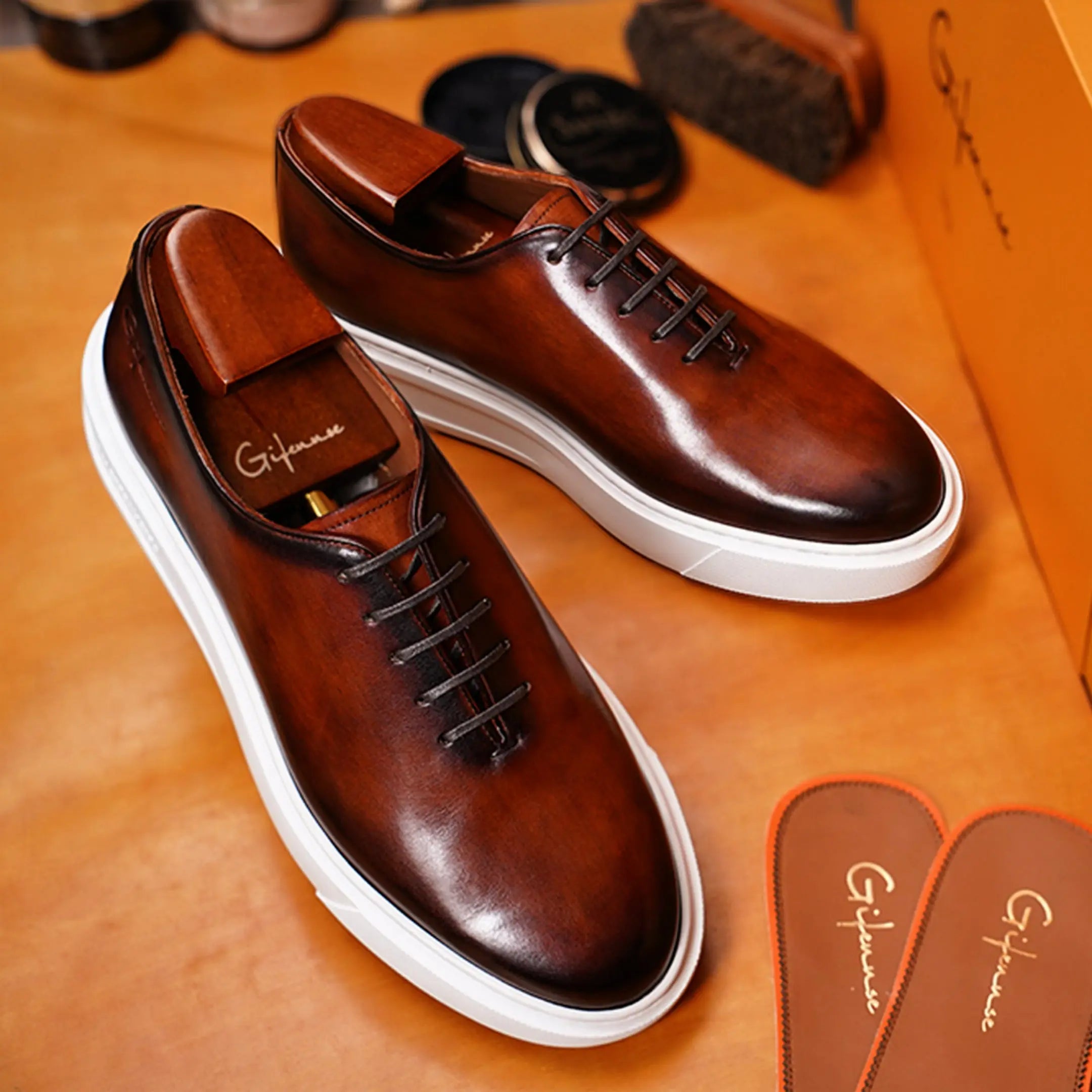 Hand Painted Sneakers Gifennse